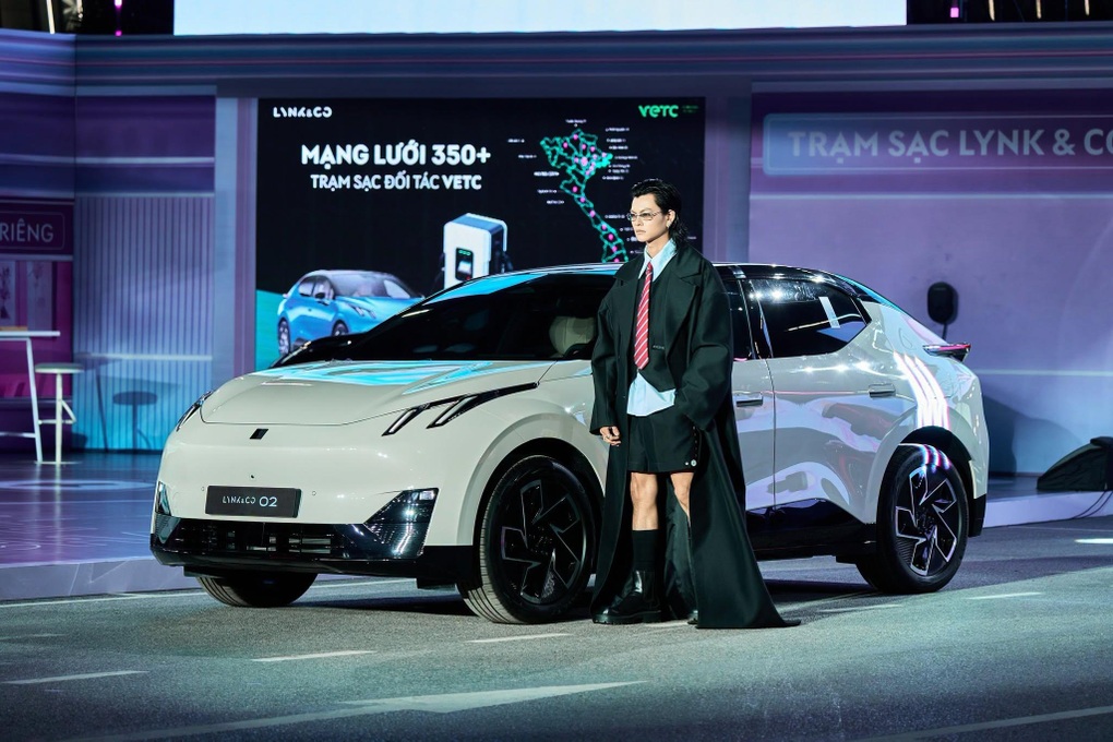 Hành trình ra đời mẫu xe thuần điện đầu tiên của Lynk  Co - 1