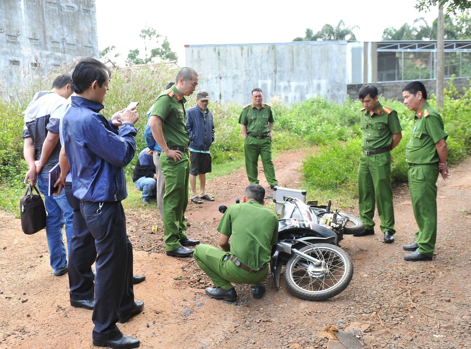 Nghi án tài xế xe ôm bị cướp đâm tử vong trong đêm - 1 Nghi án tài xế xe ôm bị cướp đâm tử vong trong đêm - 1