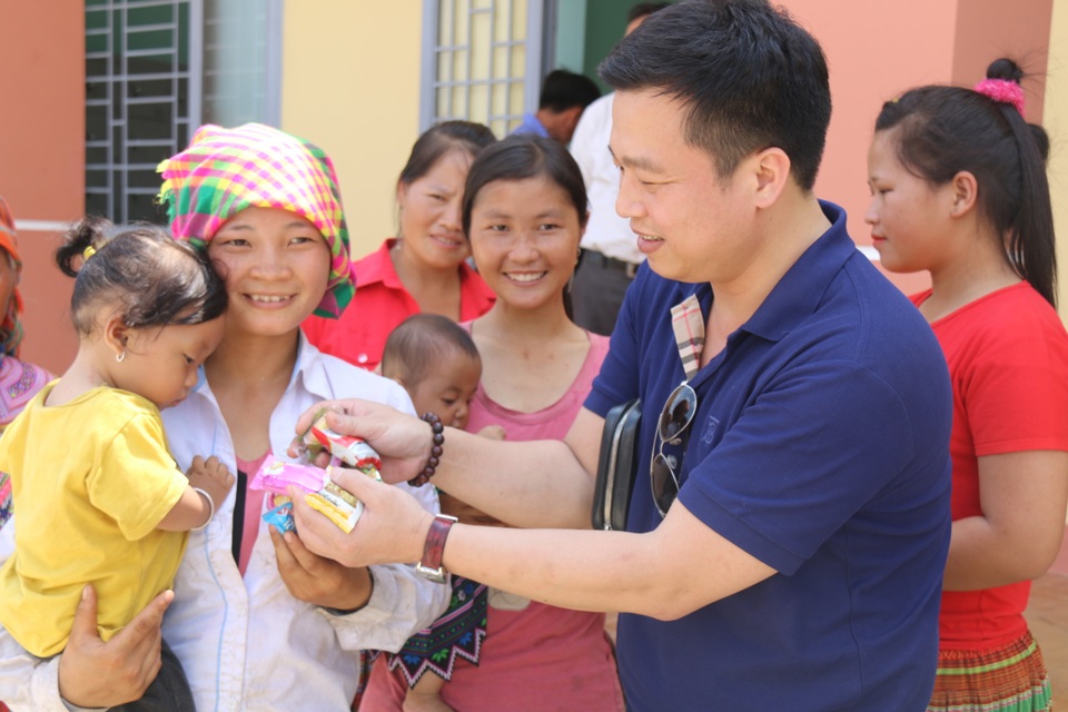 Có phòng học Dân trí, hàng trăm em nhỏ Tây Nguyên chấm dứt chuyện học nhờ - 14 Có phòng học Dân trí, hàng trăm em nhỏ Tây Nguyên chấm dứt chuyện học nhờ - 14