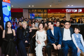 "Hoàng tử châu Á" cao gần 2m đến Việt Nam, sánh đôi Hoàng Hà gây chú ý - 1