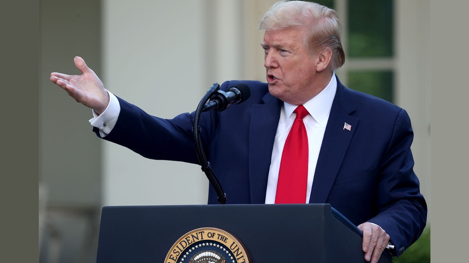 Gần 2.500 người chết trong 24h, ông Trump nói những ngày tồi tệ nhất đã qua - 1 Gần 2.500 người chết trong 24h, ông Trump nói những ngày tồi tệ nhất đã qua - 1