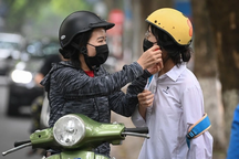 Bố mẹ sợ con ở trường tư bị nuông chiều, dễ trở nên tự cao