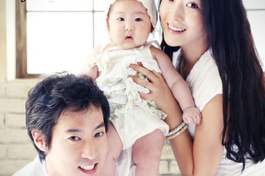 Ngắm gia đình nhỏ hạnh phúc của Kim Hee Sun