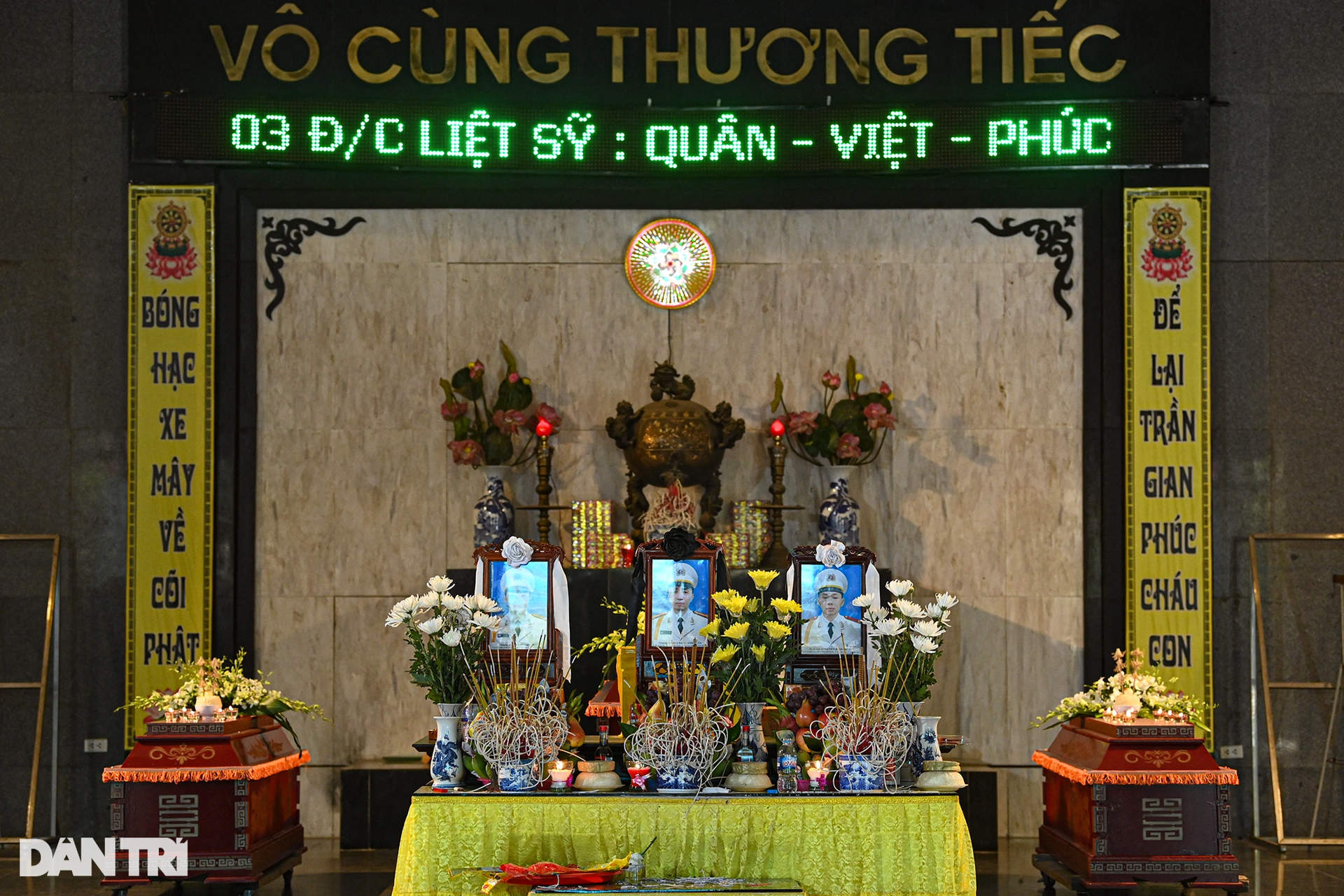 Hình ảnh đồng đội đưa thi hài 3 liệt sĩ qua nhà riêng, đến Nhà tang lễ QG - 1 Hình ảnh đồng đội đưa thi hài 3 liệt sĩ qua nhà riêng, đến Nhà tang lễ QG - 1