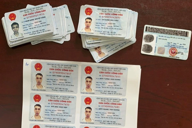 7 thanh niên làm giả căn cước công dân tạo tài khoản đánh bạc trực tuyến