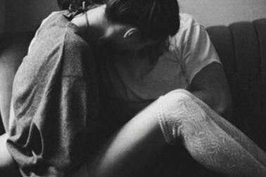 Nữ sinh 21 tuổi hoảng loạn vì lỡ mang bầu