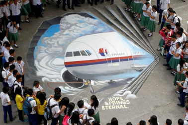 Gia đình nạn nhân kêu gọi mở lại tìm kiếm máy bay mất tích MH370