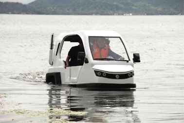 Philippines sản xuất xe ba bánh lội nước