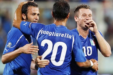 Italia đè bẹp “nhược tiểu”, ĐT Nga “bước hụt”