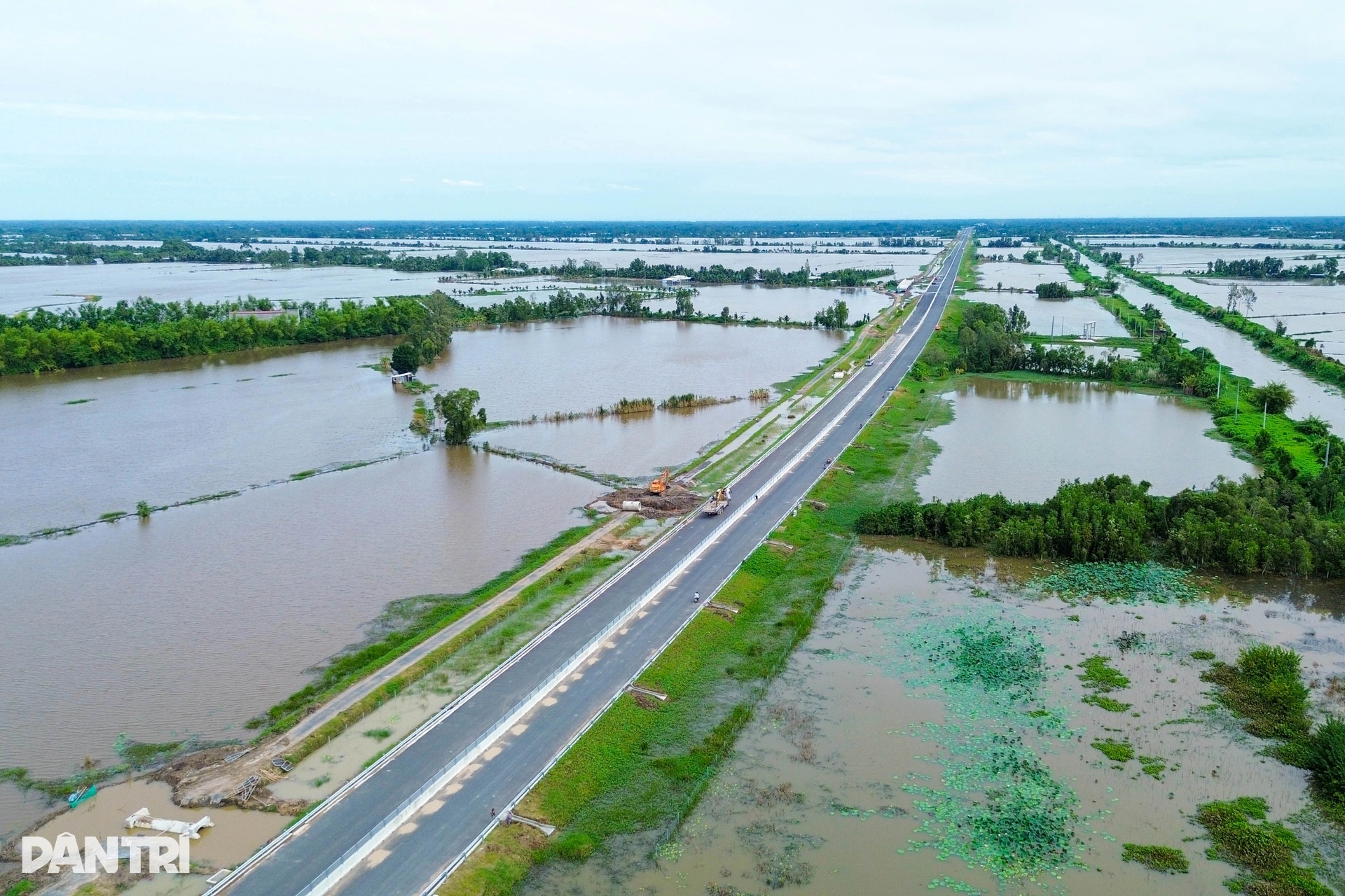 Hình hài cao tốc Cần Thơ – Cà Mau trước thời điểm thông xe  - 2