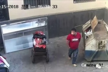 Cha nhẫn tâm bỏ con