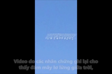 Đám mây hình chữ nhật trên bầu trời khiến người dân xôn xao