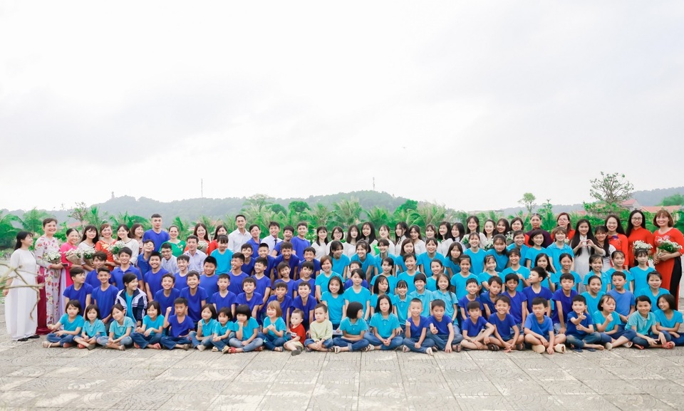 Cô học trò đặc biệt và ước mơ xây mái ấm cho trẻ em nghèo - 3 Cô học trò đặc biệt và ước mơ xây mái ấm cho trẻ em nghèo - 3