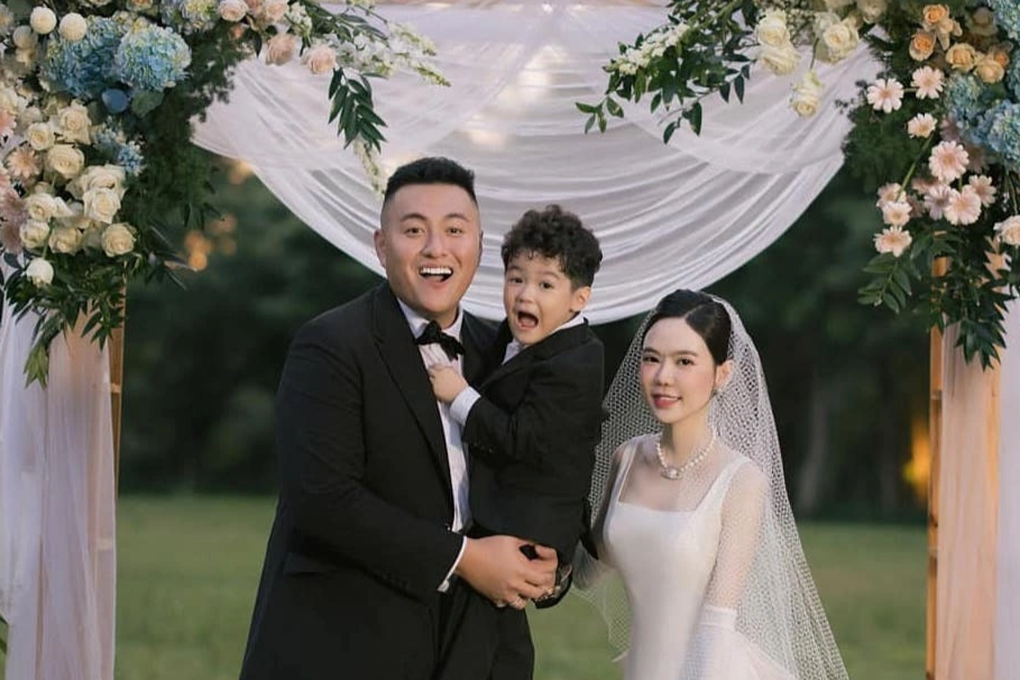 Fabo Nguyễn bất ngờ cầu hôn vợ Vân Tiny sau 8 năm kết hôn - 10