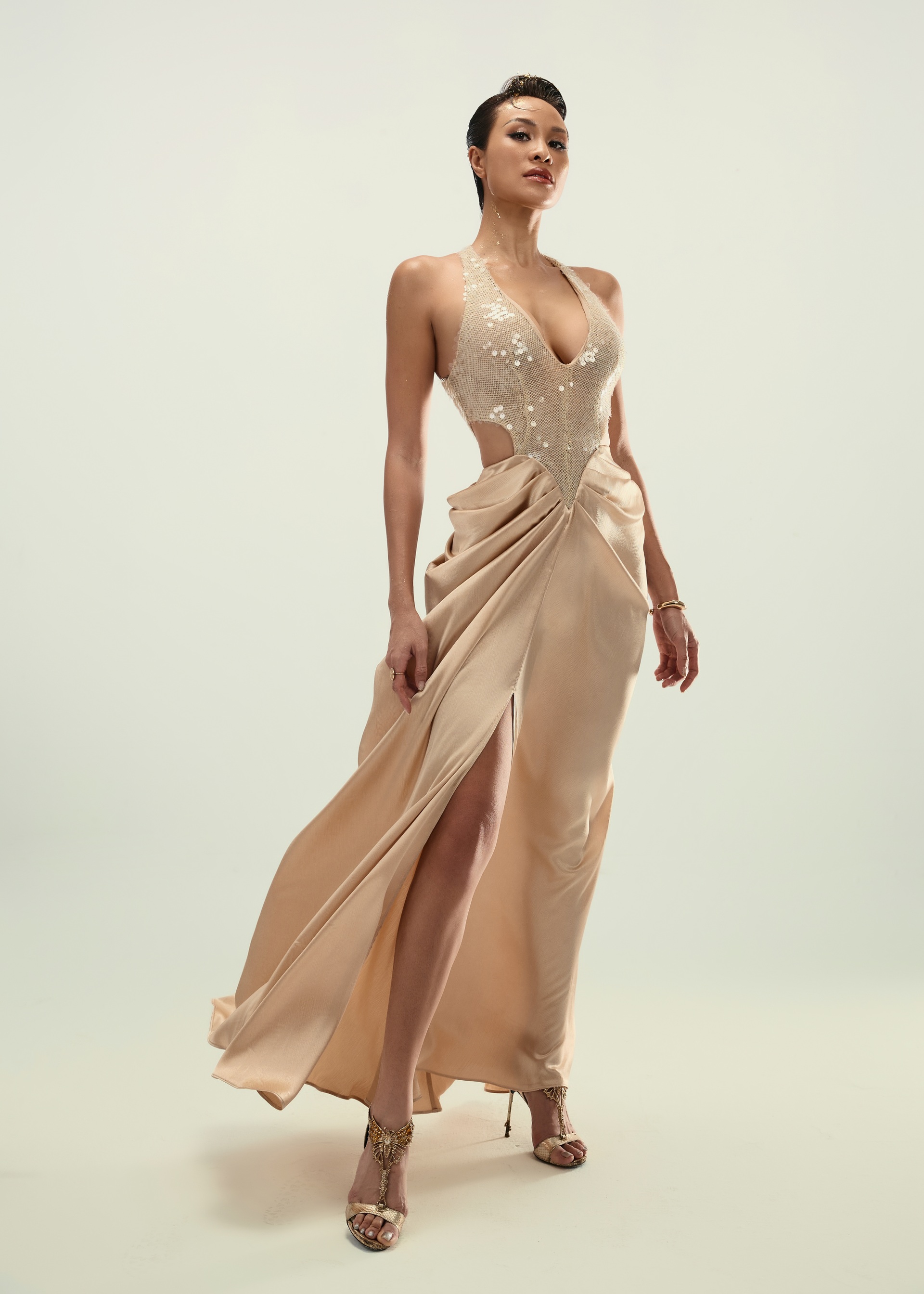 MC Phương Mai khoe vóc dáng gợi cảm, sẵn sàng đón nhận tình yêu mới - 5 MC Phương Mai khoe vóc dáng gợi cảm, sẵn sàng đón nhận tình yêu mới - 5