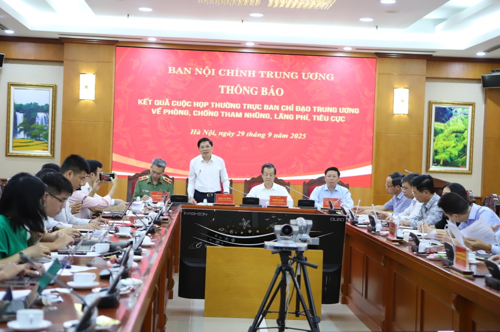 Vụ án tại Bệnh viện Bạch Mai và Việt Đức cơ sở 2: Khởi tố thêm 2 bị can - 2 Vụ án tại Bệnh viện Bạch Mai và Việt Đức cơ sở 2: Khởi tố thêm 2 bị can - 2