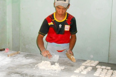 Làng bánh truyền thống An Lạc tất bật vào mùa Tết