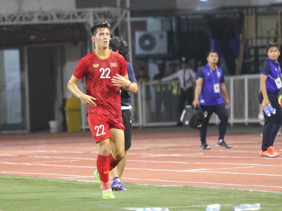 Tiến Linh tập tễnh khiến HLV Park Hang Seo lo lắng - 1 Tiến Linh tập tễnh khiến HLV Park Hang Seo lo lắng - 1