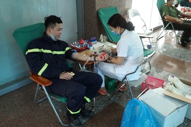 Công an Hà Nội vận động 5.000 cán bộ chiến sĩ hiến máu