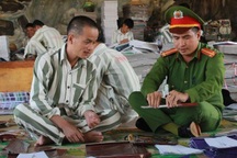 Thí điểm tổ chức lao động, dạy nghề cho phạm nhân ngoài trại giam