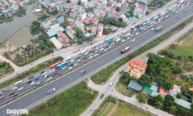 Ngày cuối nghỉ lễ, ùn tắc cục bộ hơn 5km trên cao tốc Pháp Vân - Cầu Giẽ - 3 Ngày cuối nghỉ lễ, ùn tắc cục bộ hơn 5km trên cao tốc Pháp Vân - Cầu Giẽ - 3