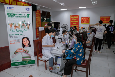 "Niềm vui khi được nhìn thấy" và sức khỏe đôi mắt trẻ em