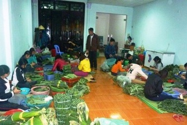 Các cơ sở nem chua hối hả vào mùa nem Tết