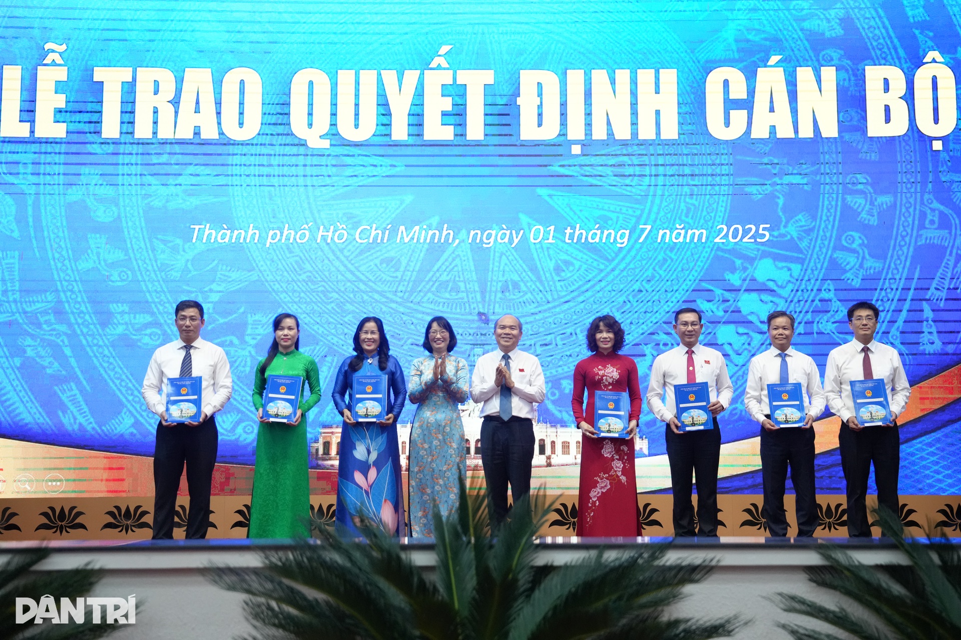 Phiên họp đầu tiên, kiện toàn nhân sự sở, ngành TPHCM mới - 10 Phiên họp đầu tiên, kiện toàn nhân sự sở, ngành TPHCM mới - 10