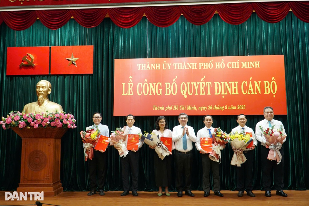 Ông Nguyễn Khắc Văn làm Quyền Tổng Biên tập báo Sài Gòn Giải Phóng - 1 Ông Nguyễn Khắc Văn làm Quyền Tổng Biên tập báo Sài Gòn Giải Phóng - 1
