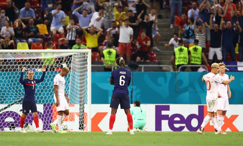 Paul Pogba từ người hùng hóa tội đồ khiến tuyển Pháp bị loại - 2 Paul Pogba từ người hùng hóa tội đồ khiến tuyển Pháp bị loại - 2