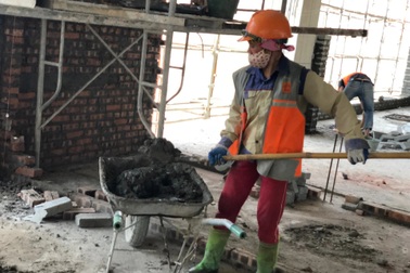 Thợ hồ có thêm thu nhập khác không đủ điều kiện hỗ trợ