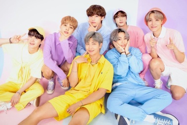 Nhóm nhạc "bên ngoài đẹp trai, bên trong nhiều tiền" của Hàn Quốc