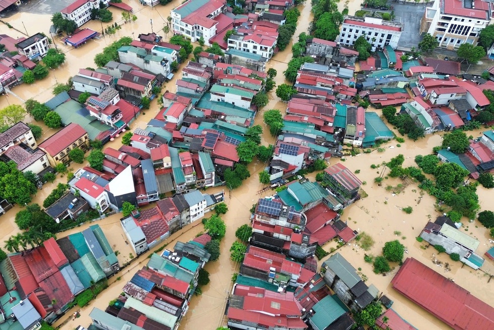 Mùa bão năm nay ghi nhận những con số cực đoan hiếm gặp - 4