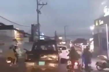 Công an truy đuổi đối tượng trộm ô tô kịch tính như phim hành động