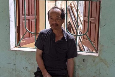 Khởi tố đối tượng dọa giết hàng xóm rồi hành hung trưởng công an xã