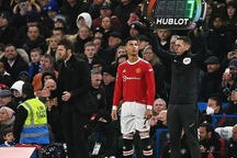 Michael Carrick bác bỏ tin đồn bị HLV Ralf Rangnick chỉ đạo từ xa