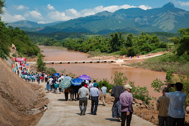 Khánh thành cầu tràn từ đóng góp của học sinh trường Ngôi Sao Hà Nội