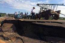 Cận cảnh con đường 250 tỷ sụt lún “quá sức tưởng tượng”