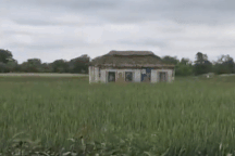 Rò rỉ video xe tăng Ukraine "biến" thành nhà, băng qua cánh đồng Bakhmut