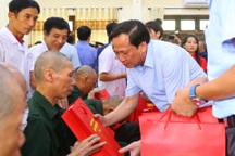 400 tỷ đồng tặng quà người có công dịp 27/7