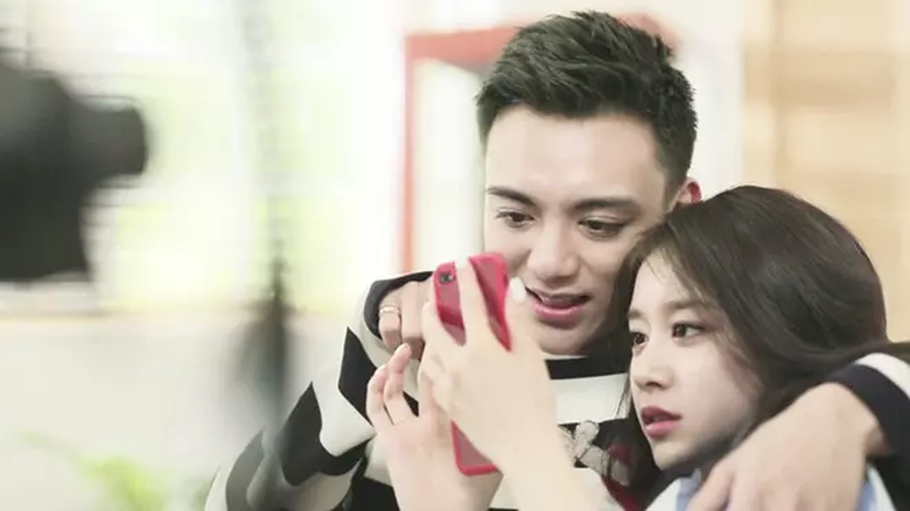 Sao Việt mời nghệ sĩ quốc tế vào MV: Sơn Tùng chơi lớn, Chi Pu gây chú ý - 3 Sao Việt mời nghệ sĩ quốc tế vào MV: Sơn Tùng chơi lớn, Chi Pu gây chú ý - 3
