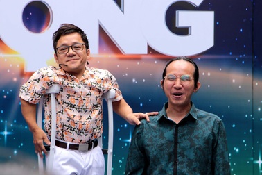 Chàng trai cao 83 cm từng bị chửi "đồ điên" khi theo đuổi ước mơ