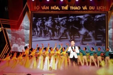 Chương trình nghệ thuật đặc biệt "Những mùa thu lịch sử"