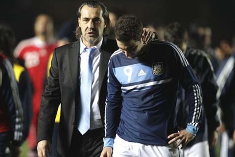 Argentina thất bại ê chề, HLV Batista vẫn nói cứng