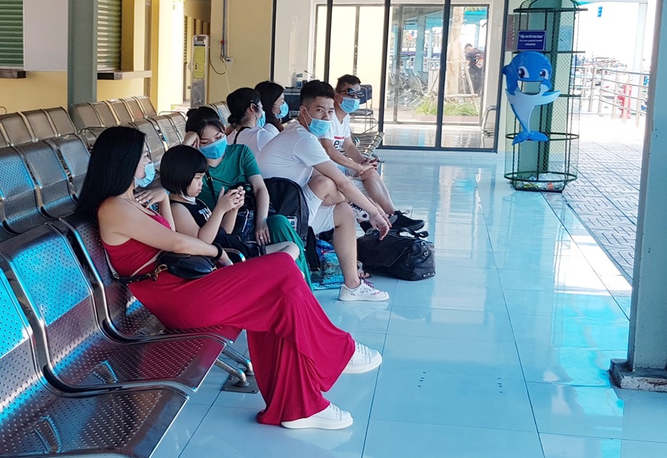 Nha Trang: Tàu du lịch nằm bờ, di tích Chăm vắng vẻ do dịch Covid-19 - 7 Nha Trang: Tàu du lịch nằm bờ, di tích Chăm vắng vẻ do dịch Covid-19 - 7