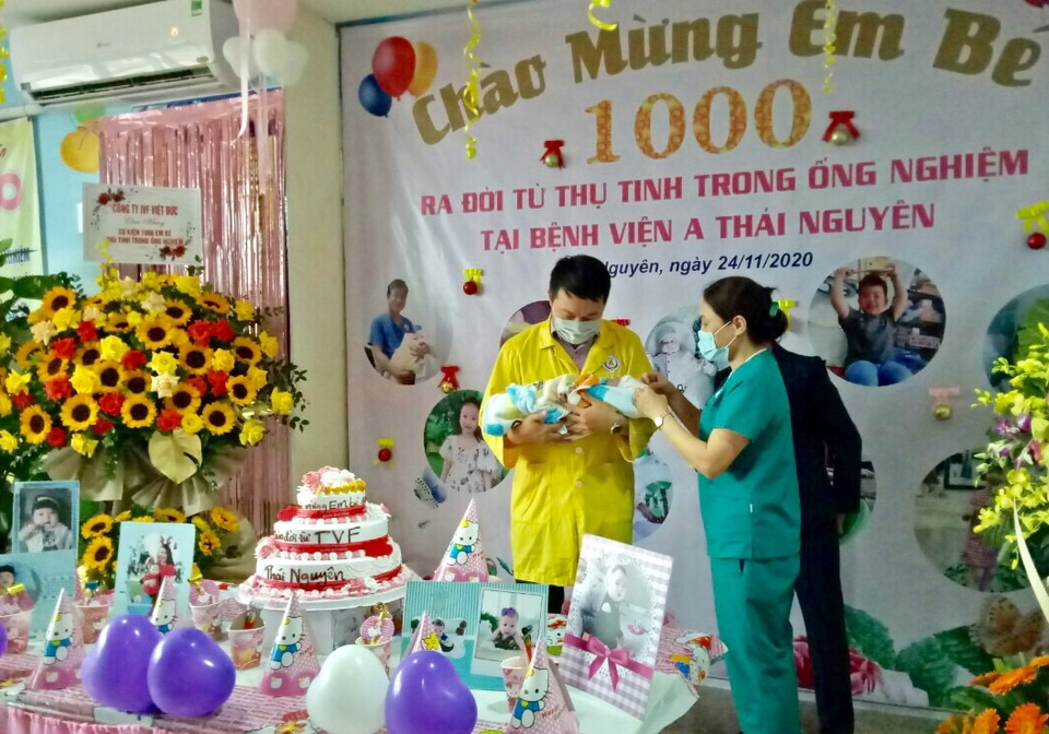 Bệnh viện A Thái Nguyên đón bé sơ sinh thứ 1.000 từ thụ tinh ống nghiệm - 1 Bệnh viện A Thái Nguyên đón bé sơ sinh thứ 1.000 từ thụ tinh ống nghiệm - 1