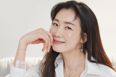 Mỹ nhân "Bản tình ca mùa đông": Hôn nhân kín tiếng bên chồng kém 9 tuổi