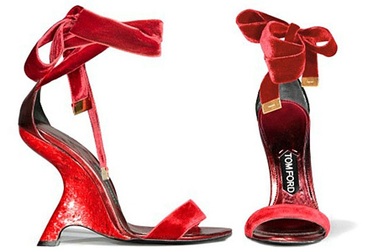 BST sandal hè 2012 của Tom Ford và Ana Locking