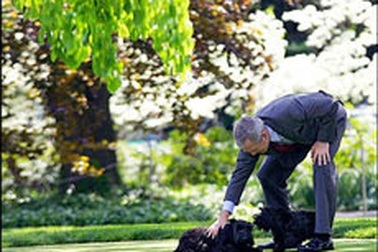 Bush phải chui xuống hầm ngầm vì báo động giả