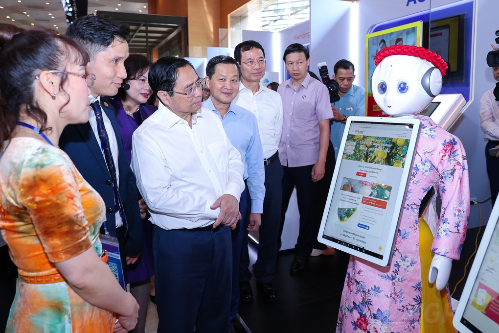 Thủ tướng: Chuyển đổi số phải hướng tới người dân - 2 Thủ tướng: Chuyển đổi số phải hướng tới người dân - 2